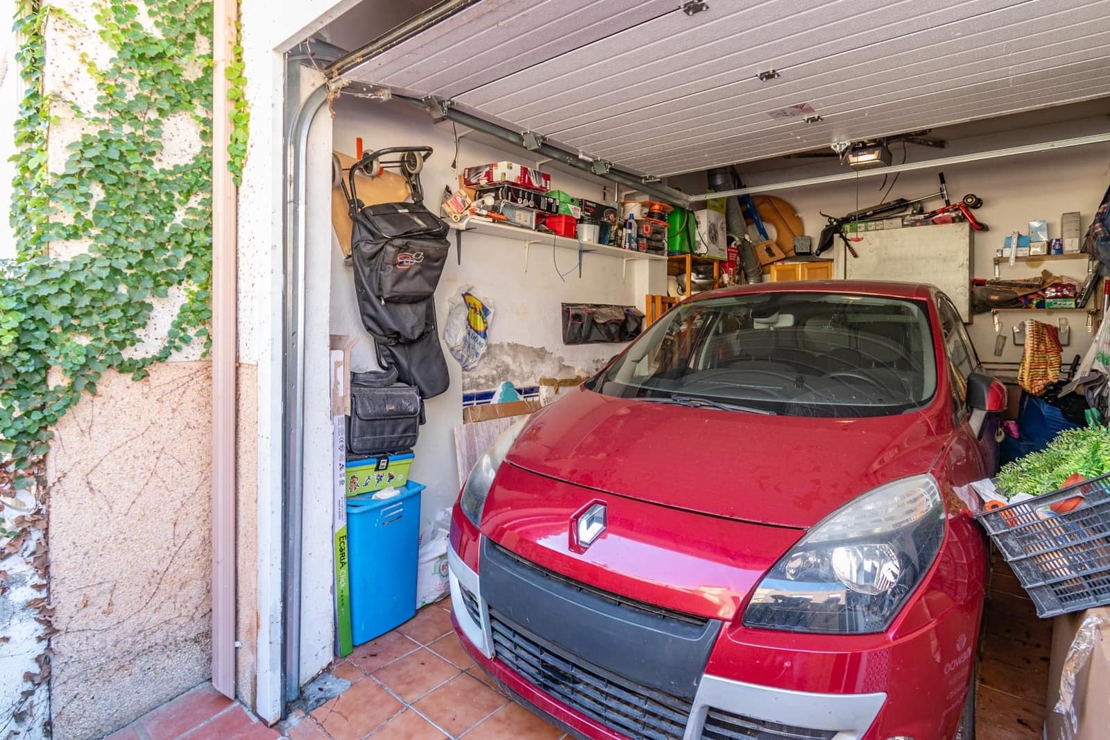 4 soverom Rekkehus til salgs i Las Gabias med svømmebasseng garasje - € 310 000 (Ref: 9427165)