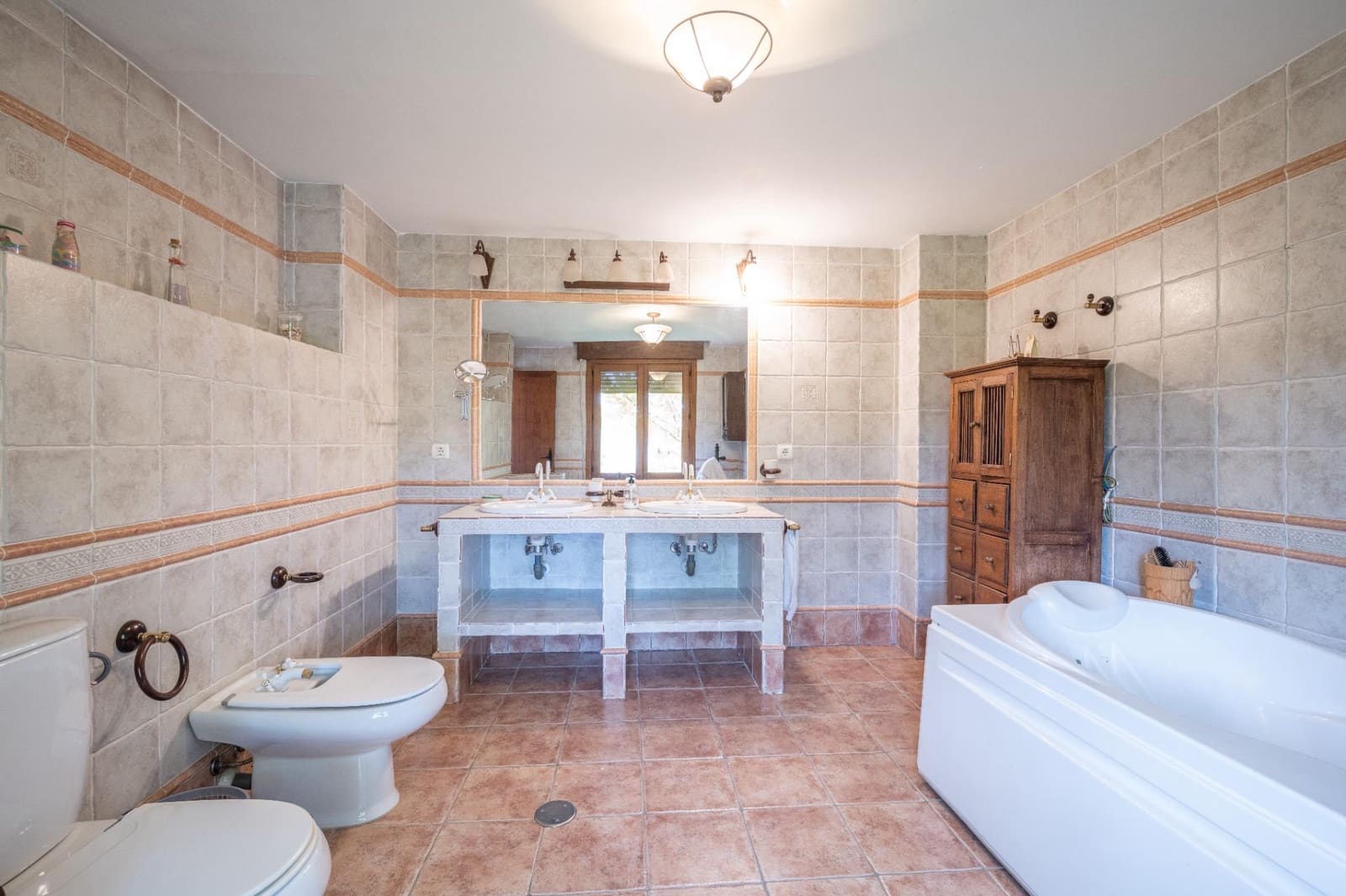 7 bedroom Villa for sale in Alhendin with pool garage - € 599,000 (Ref: 9427172)