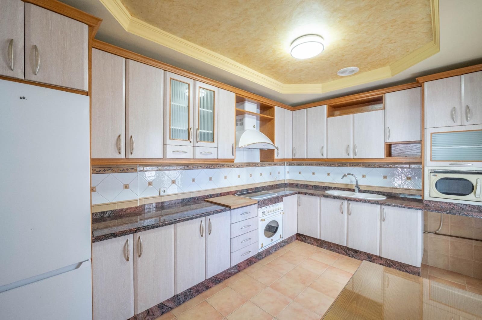 Apartamento de 4 habitaciones en Granada ciudad en venta con garaje - 489.000 € (Ref: 9427173)