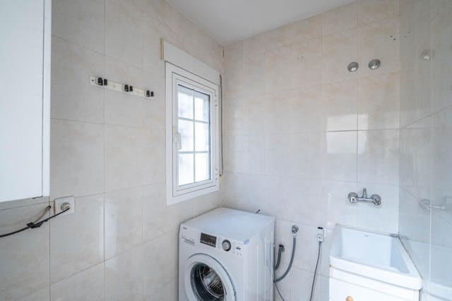 Apartamento de 4 habitaciones en Granada ciudad en venta con garaje - 489.000 € (Ref: 9427173)