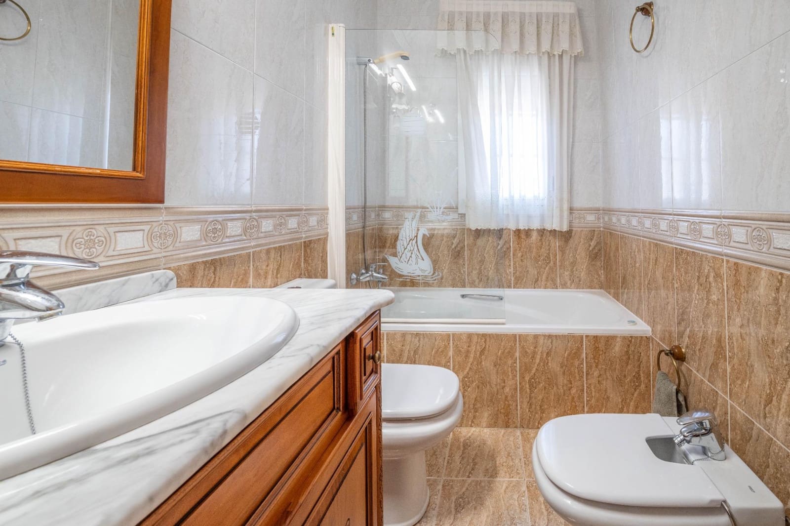 Apartamento de 4 habitaciones en Granada ciudad en venta con garaje - 489.000 € (Ref: 9427173)