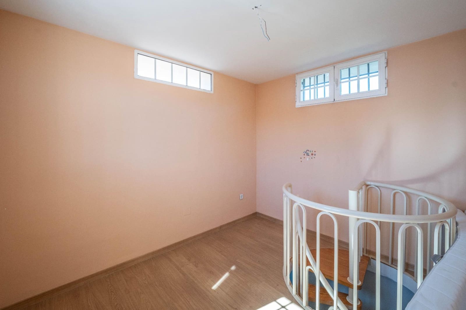 Apartamento de 4 habitaciones en Granada ciudad en venta con garaje - 489.000 € (Ref: 9427173)