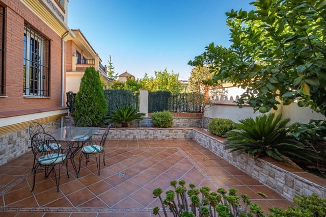 Apartamento de 4 habitaciones en Granada ciudad en venta con garaje - 489.000 € (Ref: 9427173)