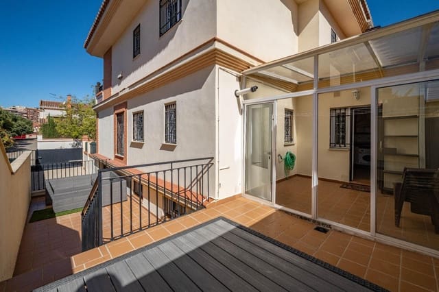 Apartamento de 4 habitaciones en Granada ciudad en venta con garaje - 489.000 € (Ref: 9427173)