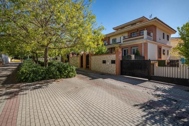 Apartamento de 4 habitaciones en Granada ciudad en venta con garaje - 489.000 € (Ref: 9427173)