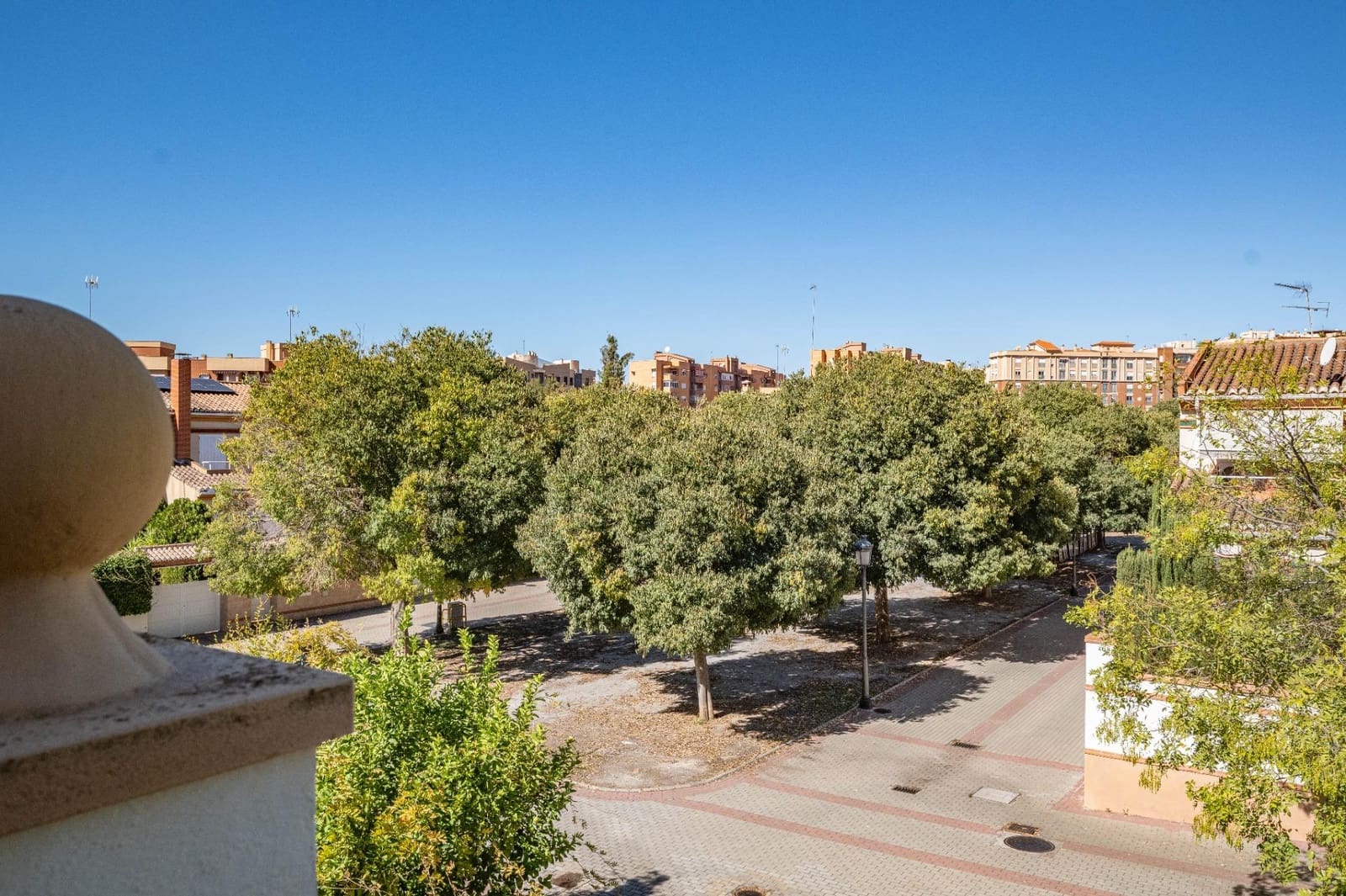 Apartamento de 4 habitaciones en Granada ciudad en venta con garaje - 489.000 € (Ref: 9427173)