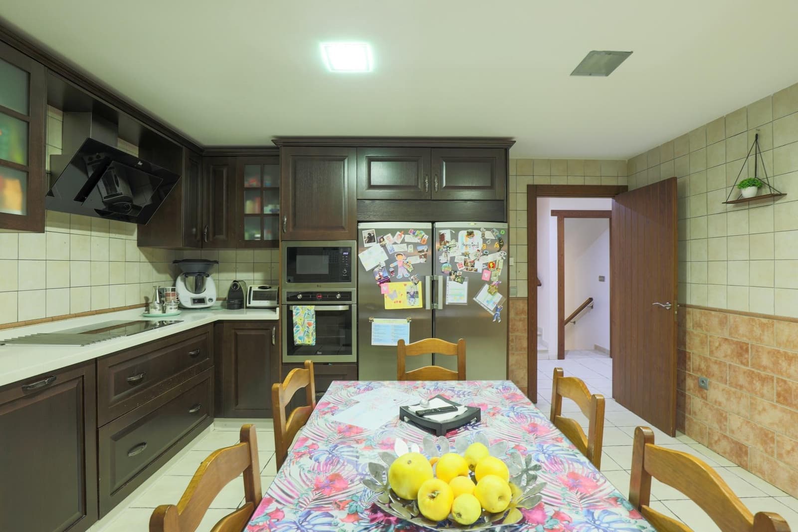 5 bedroom Villa for sale in Padul with garage - € 398,000 (Ref: 9427174)