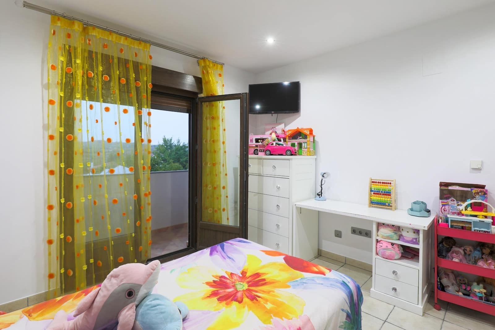 5 bedroom Villa for sale in Padul with garage - € 398,000 (Ref: 9427174)