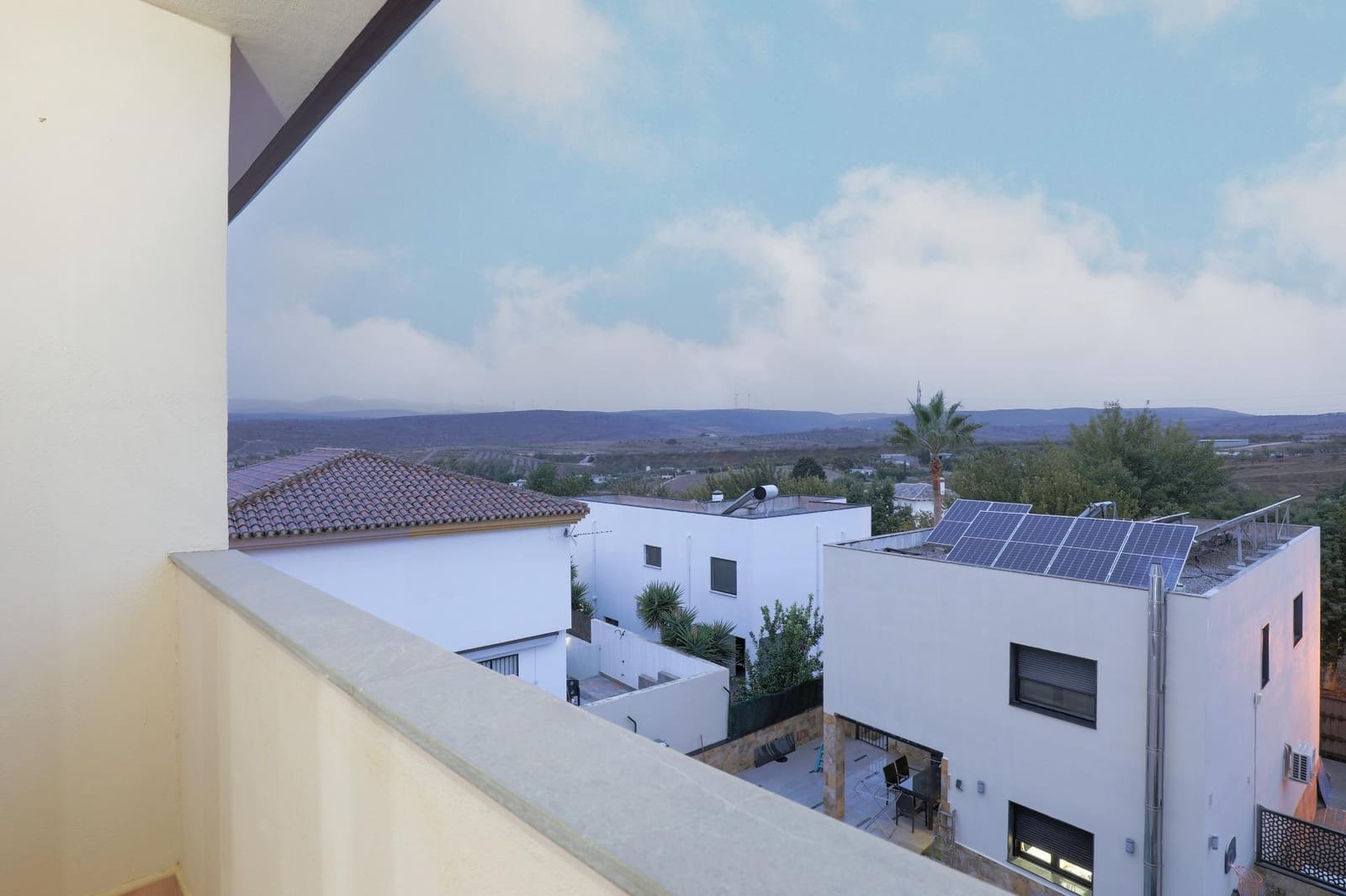 5 bedroom Villa for sale in Padul with garage - € 398,000 (Ref: 9427174)