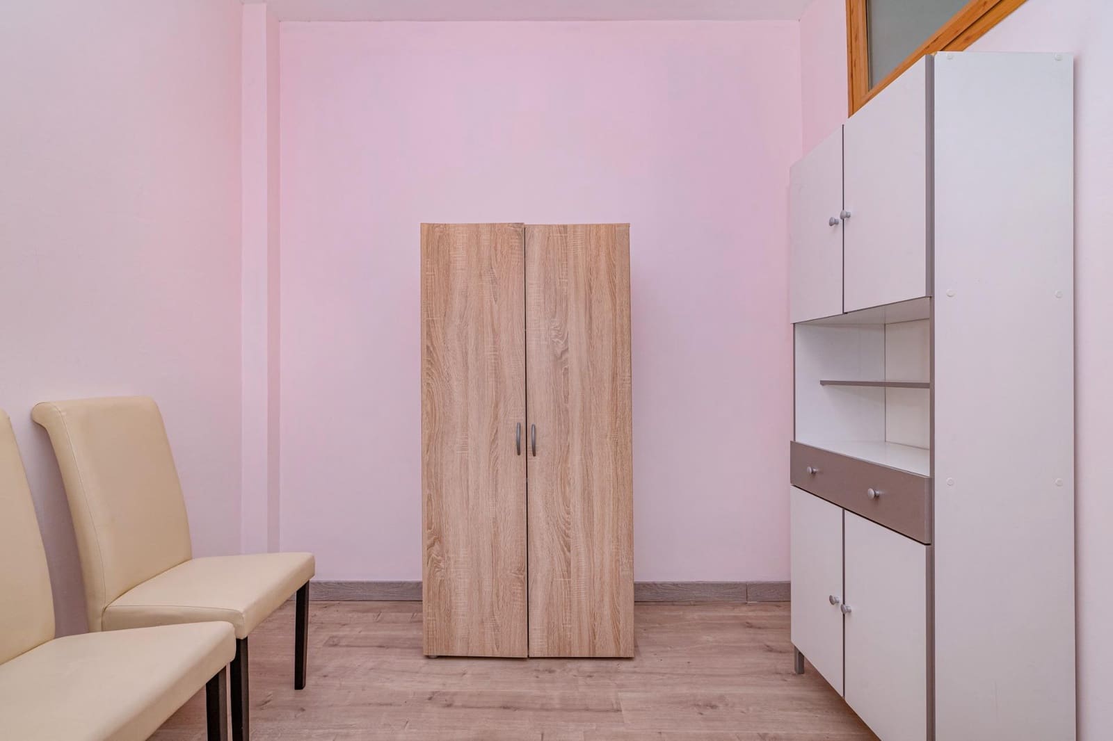 Adosado de 6 habitaciones en Granada ciudad en venta - 385.000 € (Ref: 9427175)