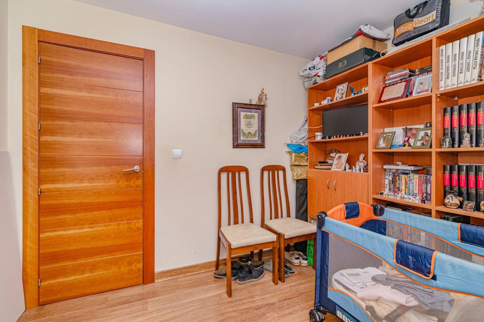 Adosado de 6 habitaciones en Granada ciudad en venta - 385.000 € (Ref: 9427175)