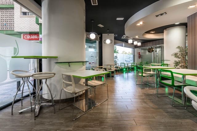 Business for sale in San Francisco Javier, Granada city - € 280,000 (Ref: 9427176)