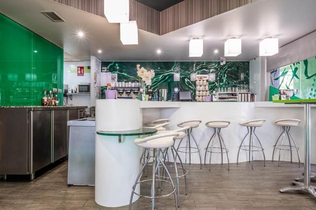 Business for sale in San Francisco Javier, Granada city - € 280,000 (Ref: 9427176)