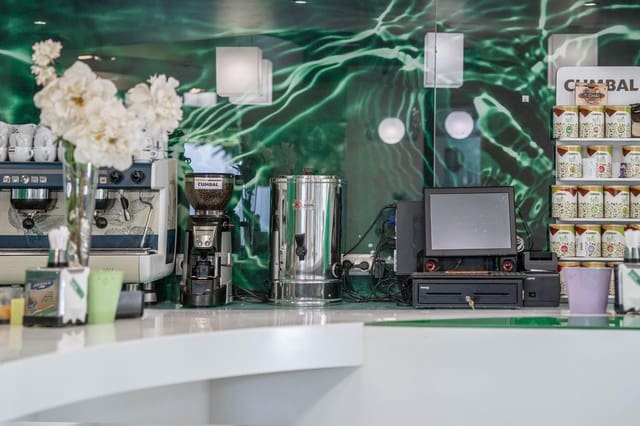 Business for sale in San Francisco Javier, Granada city - € 280,000 (Ref: 9427176)