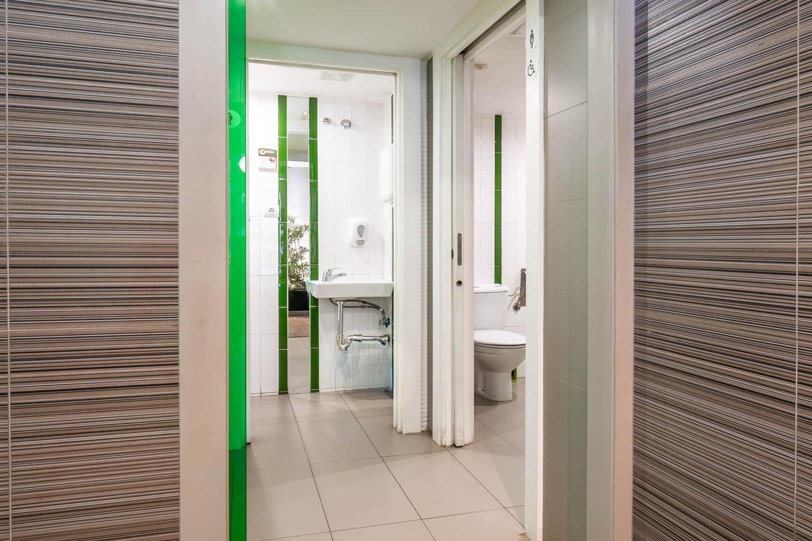 Bedrijf te koop in Granada stad - € 280.000 (Ref: 9427176)