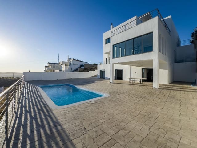 5 soveværelse Villa til salg i La Zubia med swimmingpool garage - € 799.000 (Ref: 9427177)