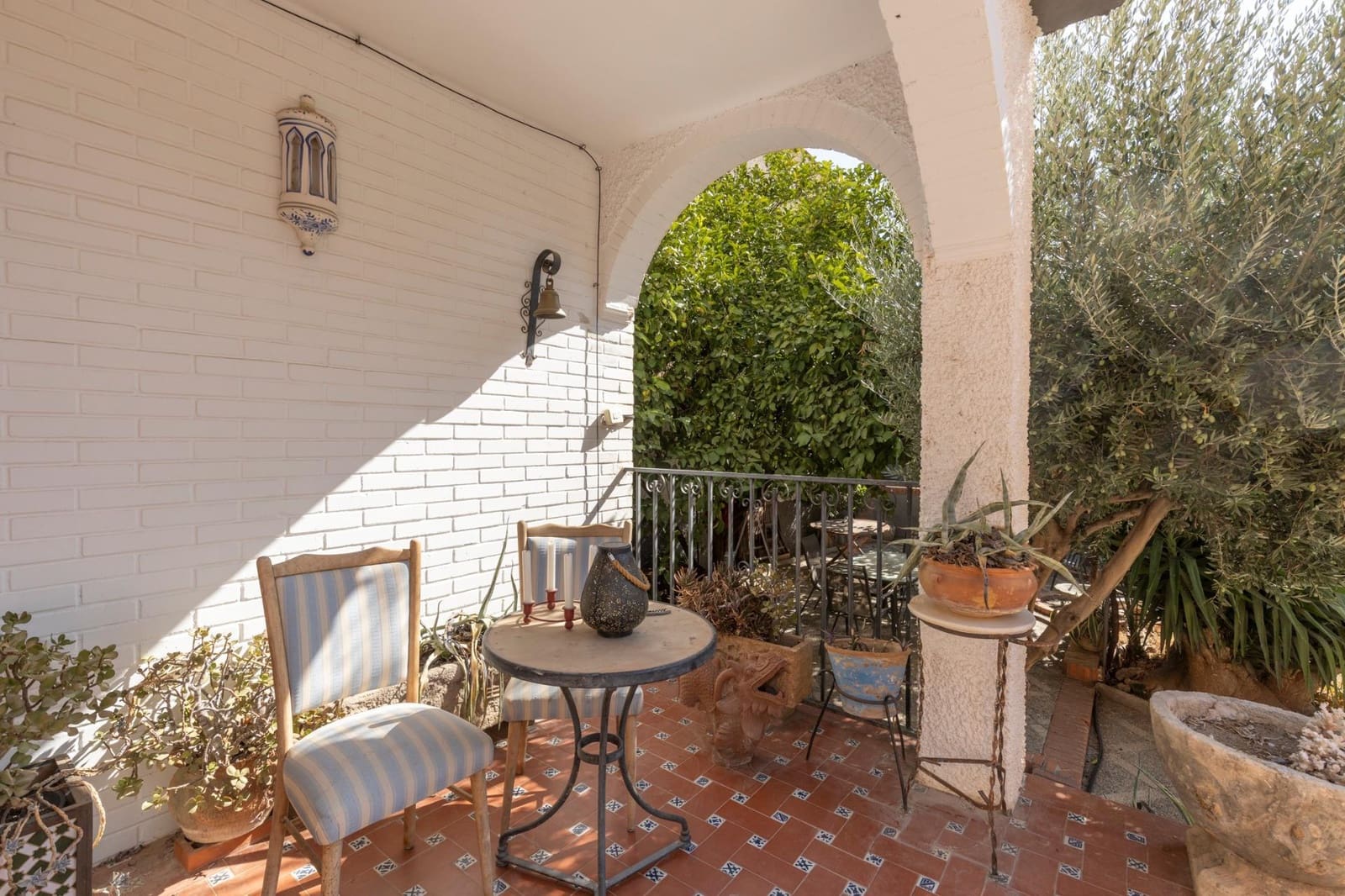 5 bedroom Villa for sale in La Zubia with garage - € 490,000 (Ref: 9427178)