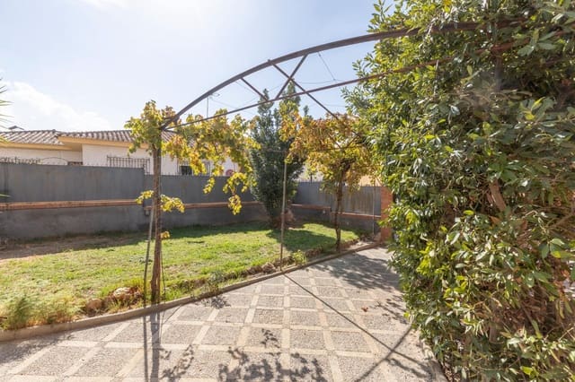 5 sovrum Villa till salu i La Zubia med garage - 490 000 € (Ref: 9427178)