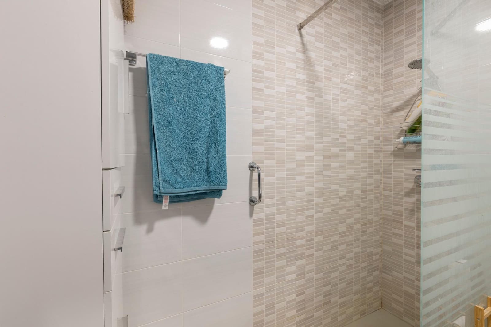 5 bedroom Villa for sale in La Zubia with garage - € 490,000 (Ref: 9427178)