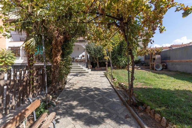 5 sovrum Villa till salu i La Zubia med garage - 490 000 € (Ref: 9427178)