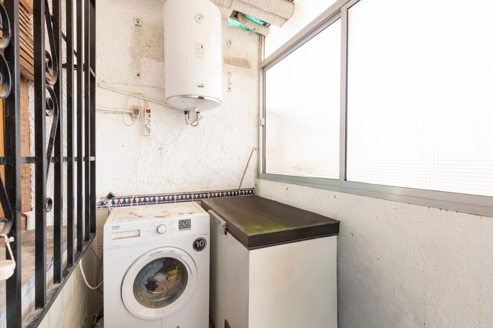 5 bedroom Villa for sale in La Zubia with garage - € 490,000 (Ref: 9427178)