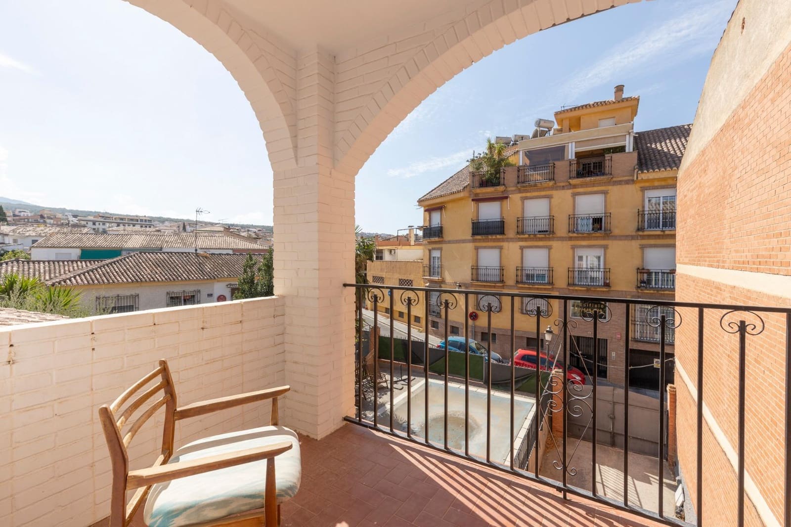 5 bedroom Villa for sale in La Zubia with garage - € 490,000 (Ref: 9427178)