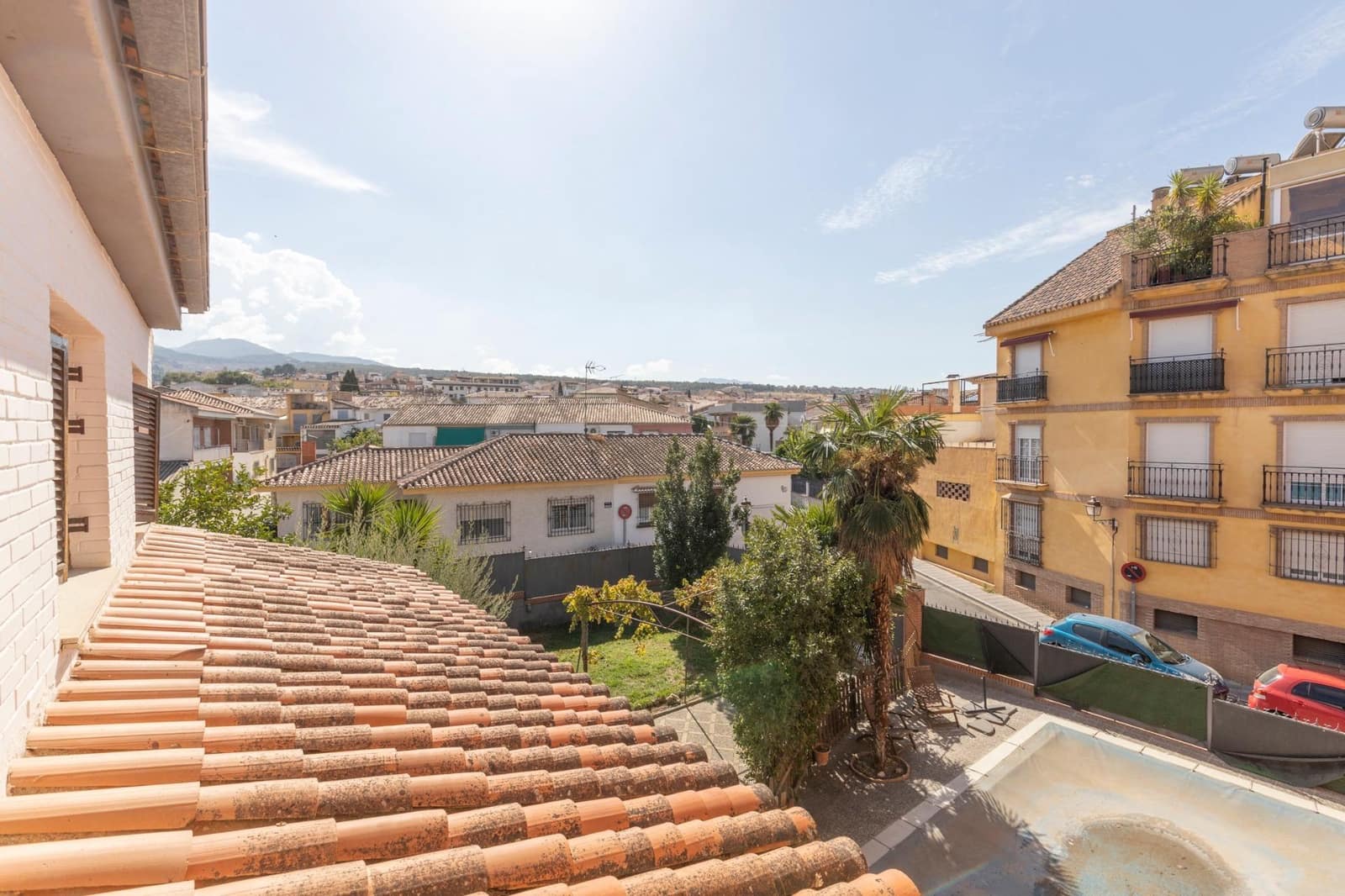 5 bedroom Villa for sale in La Zubia with garage - € 490,000 (Ref: 9427178)