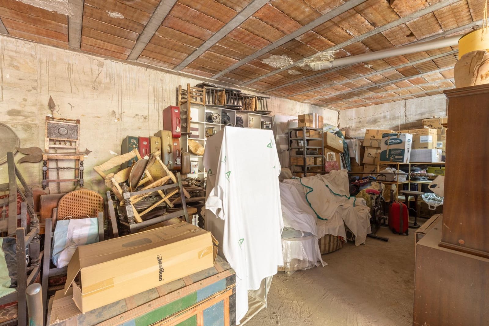 5 bedroom Villa for sale in La Zubia with garage - € 490,000 (Ref: 9427178)