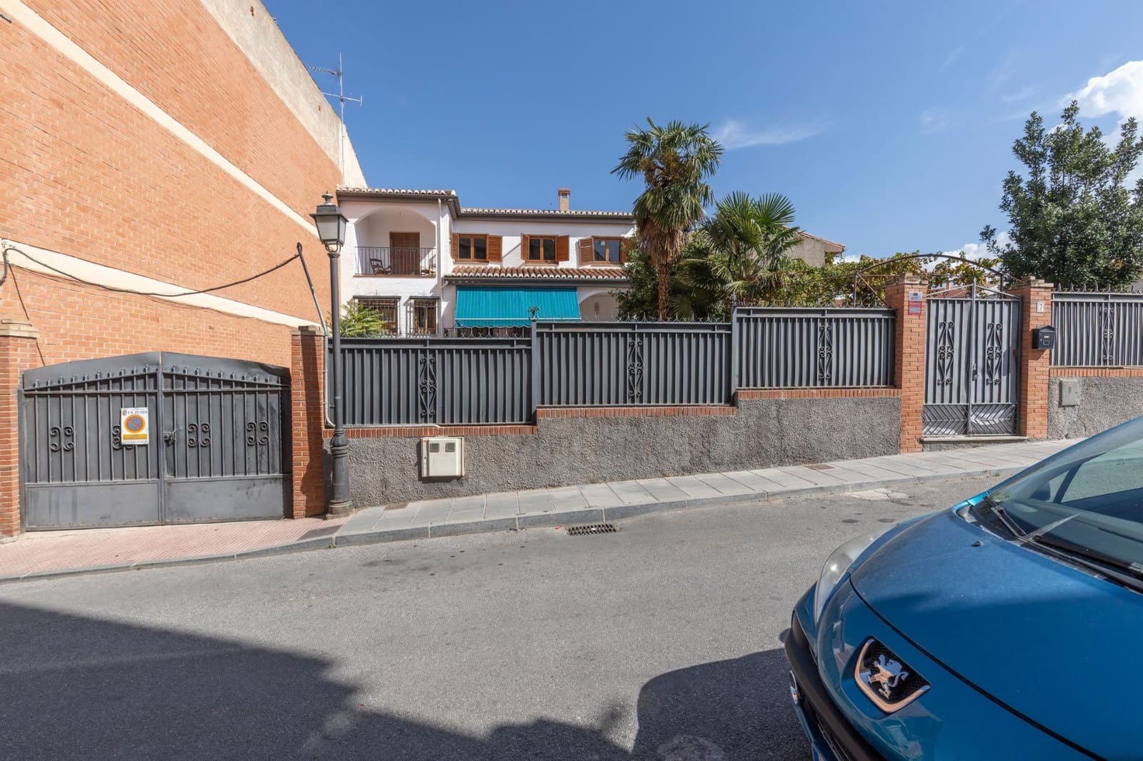 5 bedroom Villa for sale in La Zubia with garage - € 490,000 (Ref: 9427178)