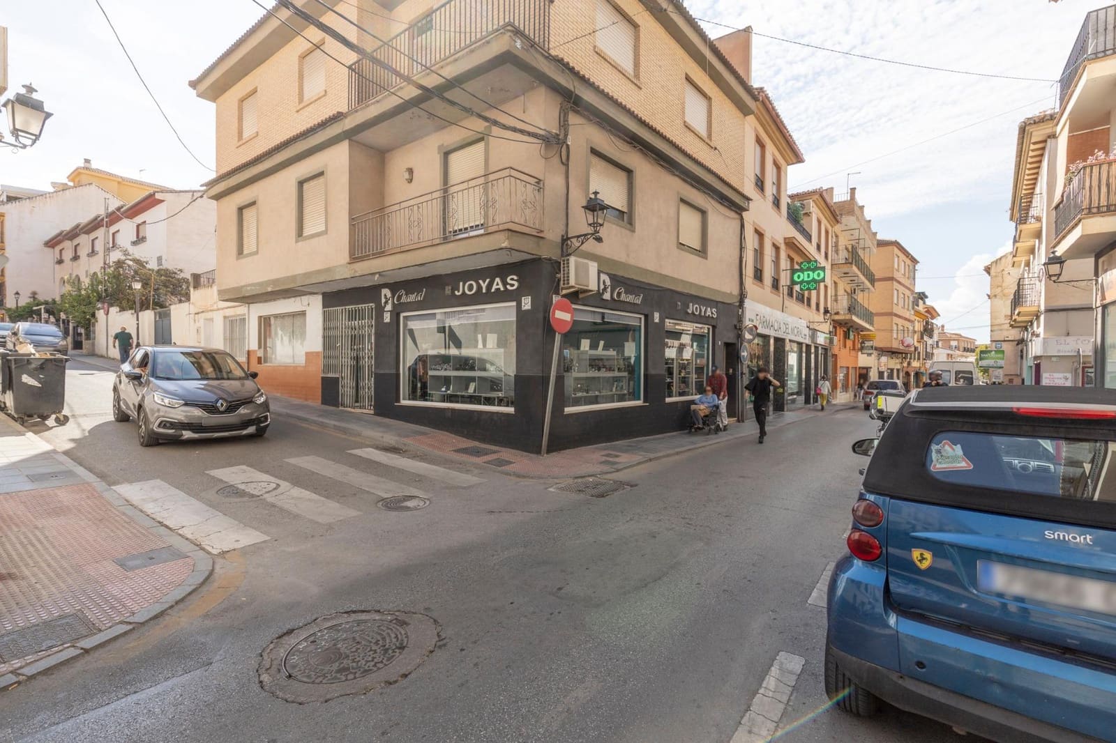 5 bedroom Villa for sale in La Zubia with garage - € 490,000 (Ref: 9427178)