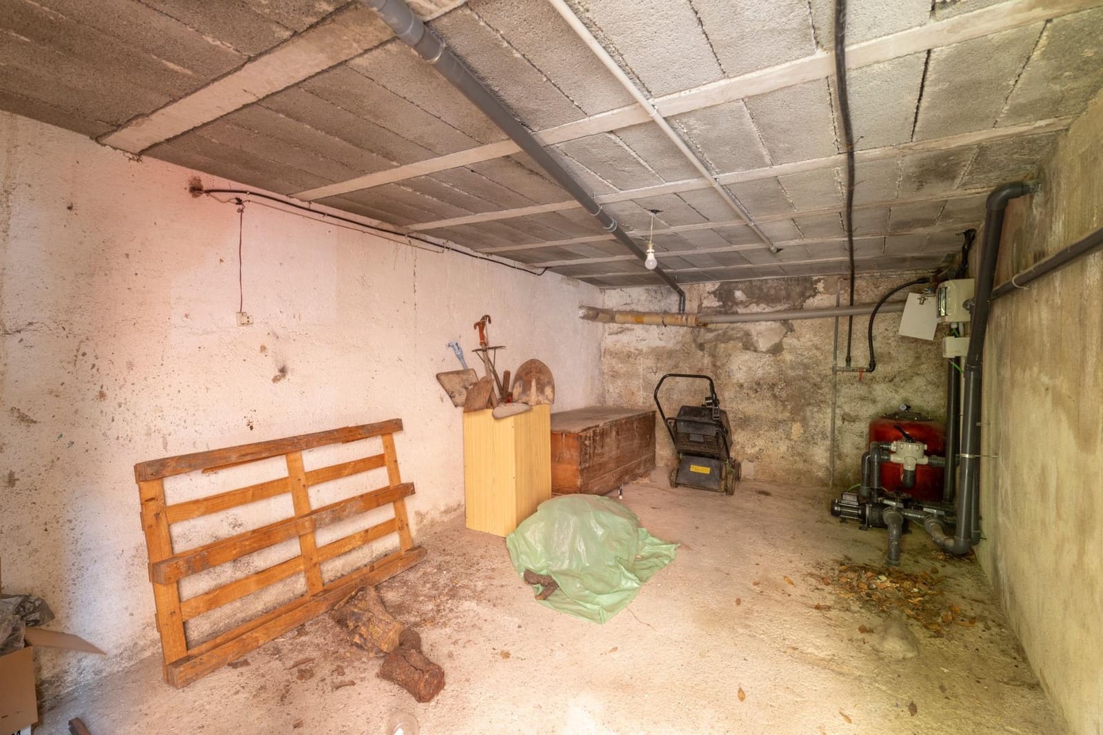 5 bedroom Villa for sale in La Zubia with garage - € 490,000 (Ref: 9427178)