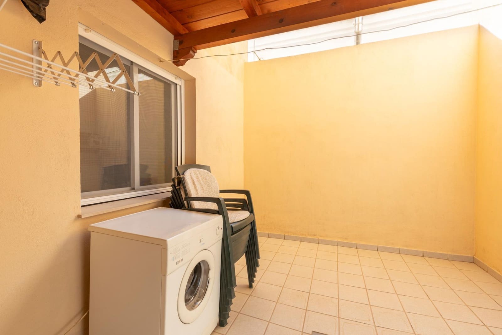 2 bedroom Flat for sale in Churriana de la Vega - € 185,000 (Ref: 9427179)