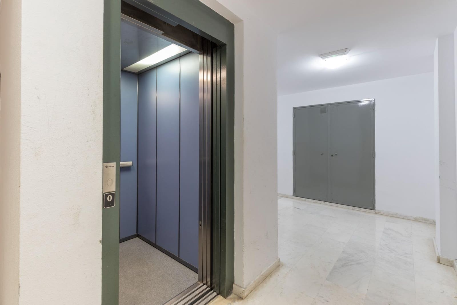 2 bedroom Flat for sale in Churriana de la Vega - € 185,000 (Ref: 9427179)