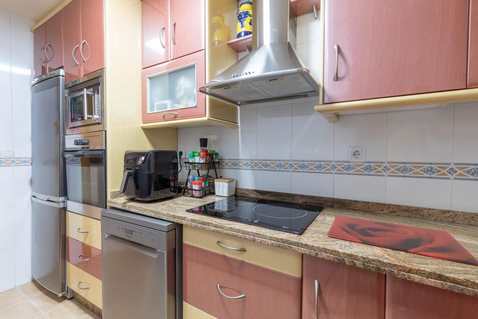 2 bedroom Flat for sale in Churriana de la Vega - € 185,000 (Ref: 9427179)