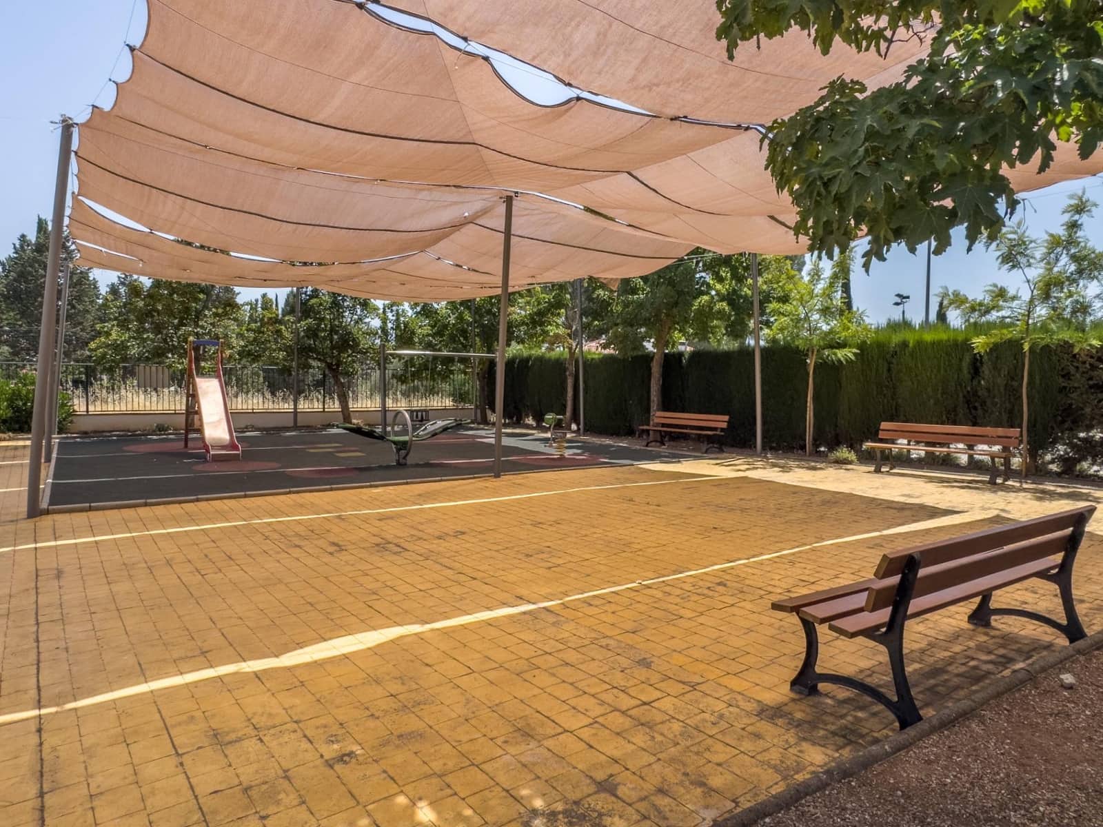 3 soveværelse Villa til salg i Albolote med swimmingpool garage - € 285.000 (Ref: 9427183)