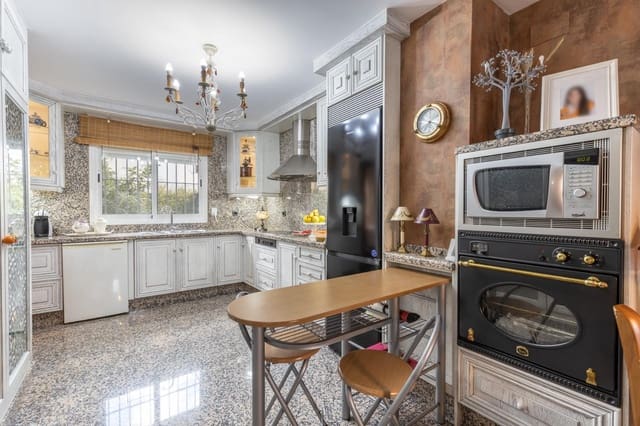 4 soveværelse Villa til salg i Atarfe - € 380.000 (Ref: 9427184)