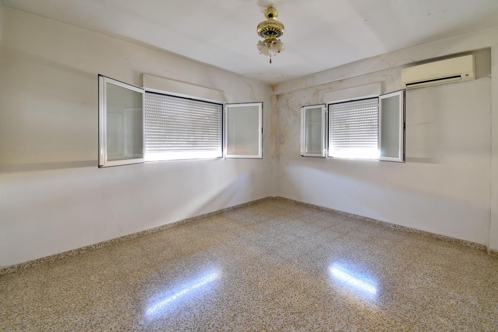 4 sypialnia Dom na sprzedaż w Maracena z garażem - 225 000 € (Ref: 9427185)