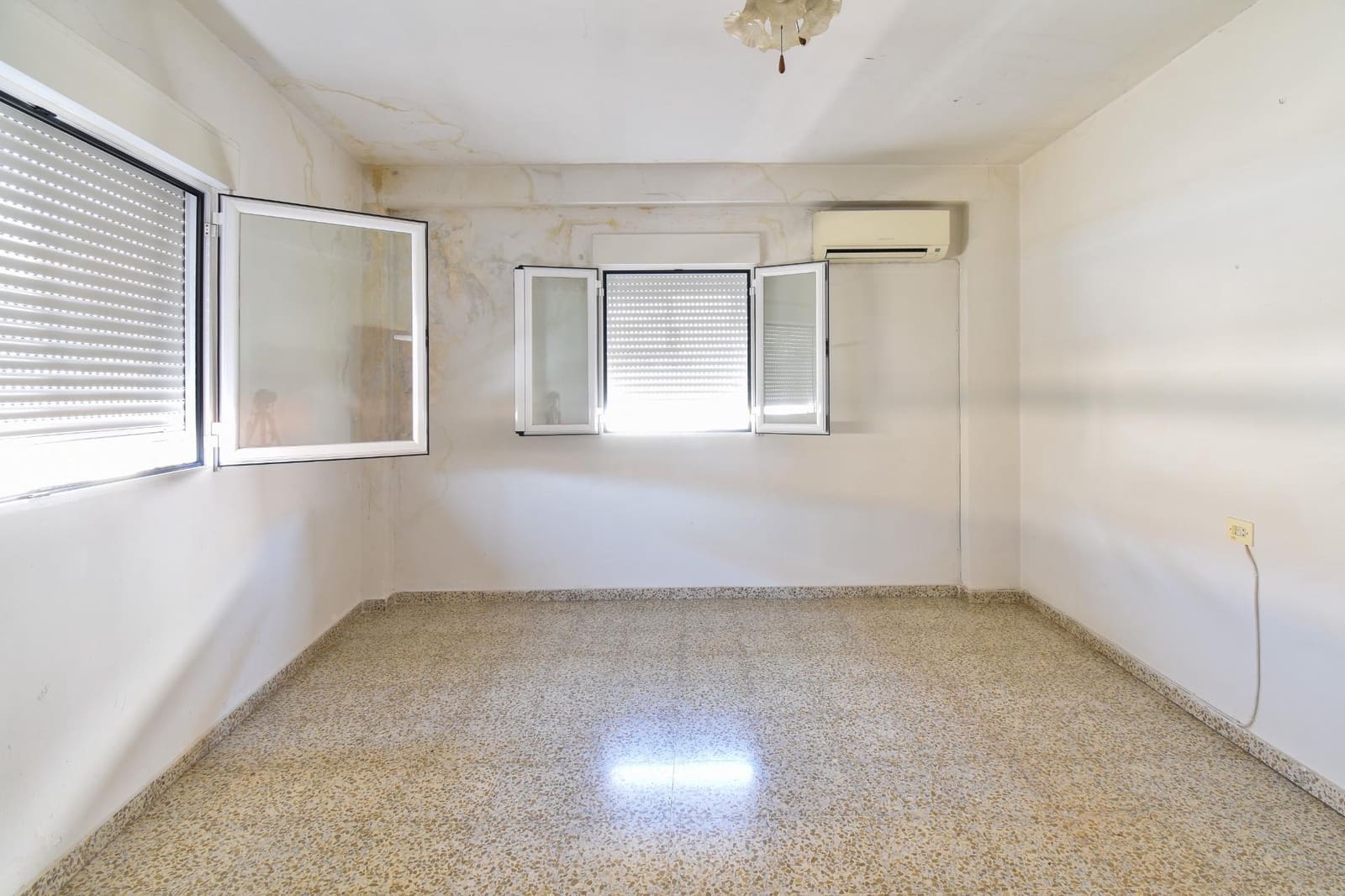 4 sypialnia Dom na sprzedaż w Maracena z garażem - 225 000 € (Ref: 9427185)