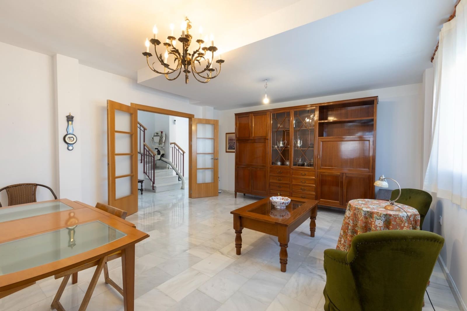 5 bedroom Semi-detached Villa for sale in Huetor Vega with garage - € 340,000 (Ref: 9427186)