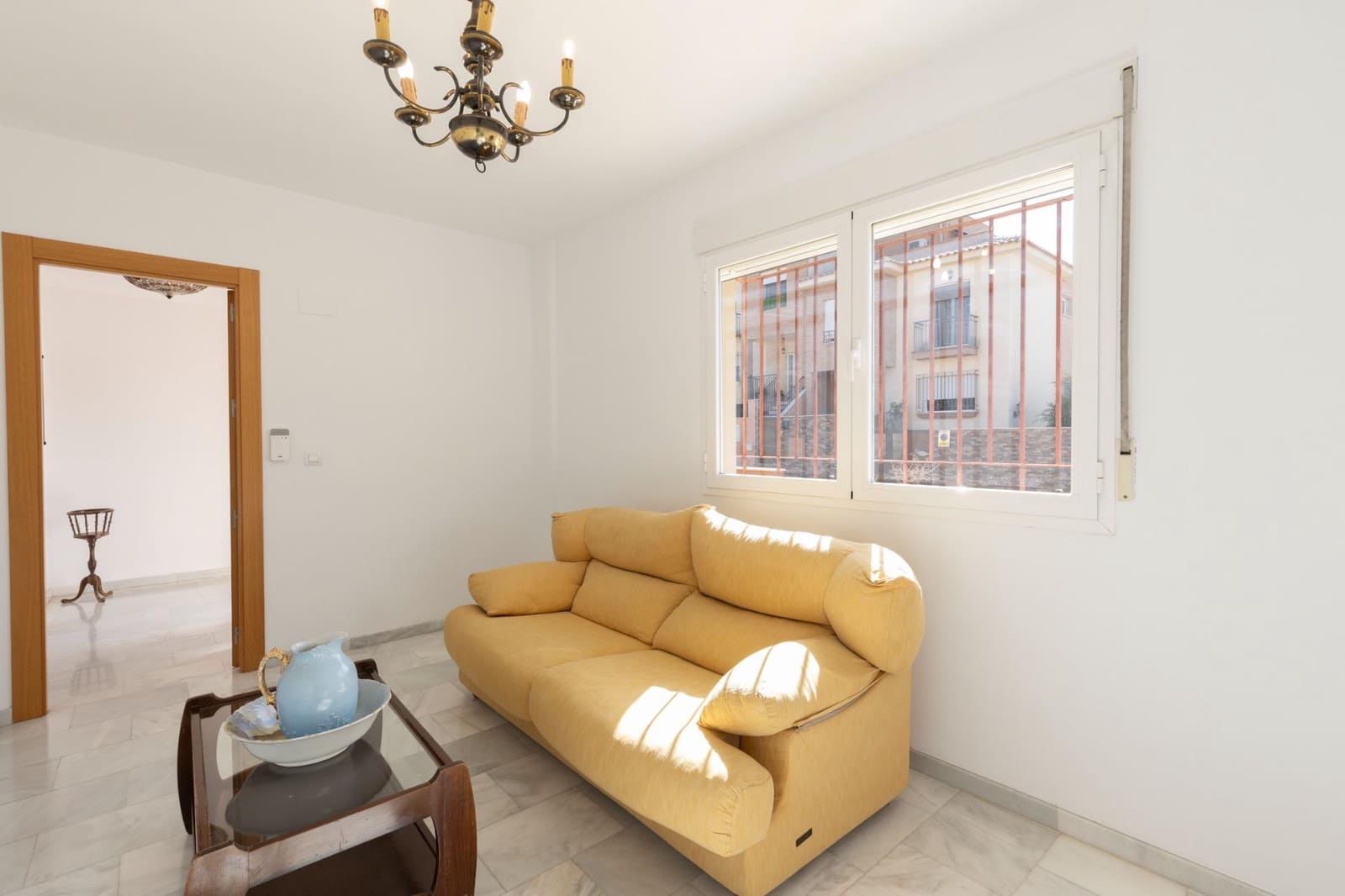 5 bedroom Semi-detached Villa for sale in Huetor Vega with garage - € 340,000 (Ref: 9427186)