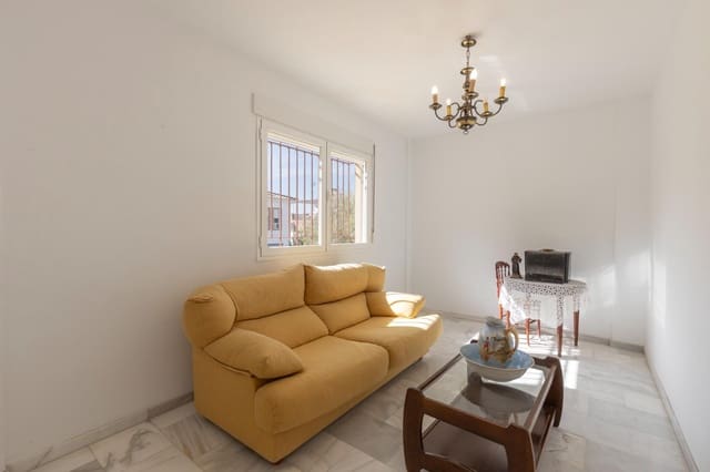 5 soveværelse Semi-Rækkehus til salg i Huétor Vega med garage - € 340.000 (Ref: 9427186)