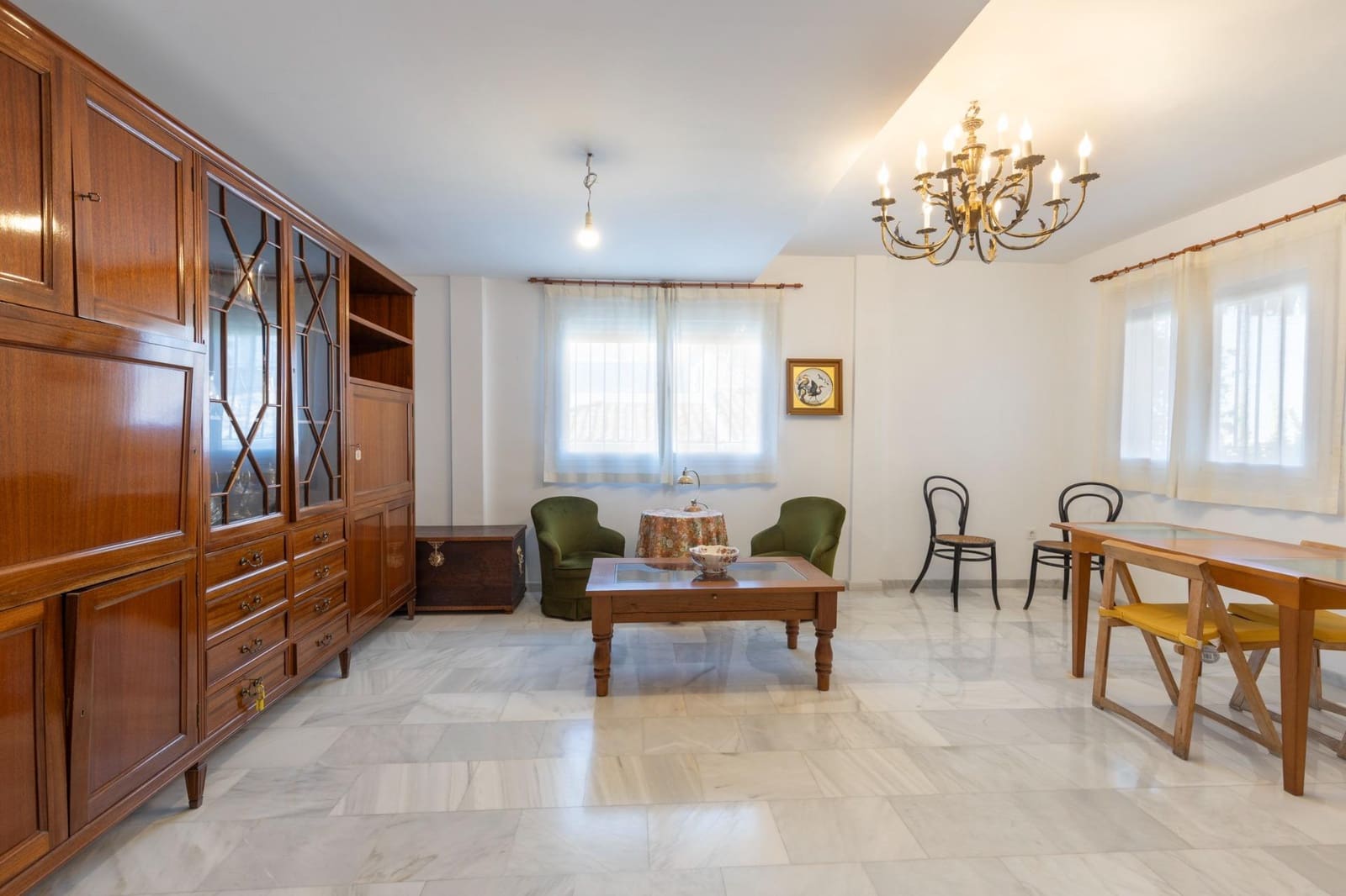 5 bedroom Semi-detached Villa for sale in Huetor Vega with garage - € 340,000 (Ref: 9427186)