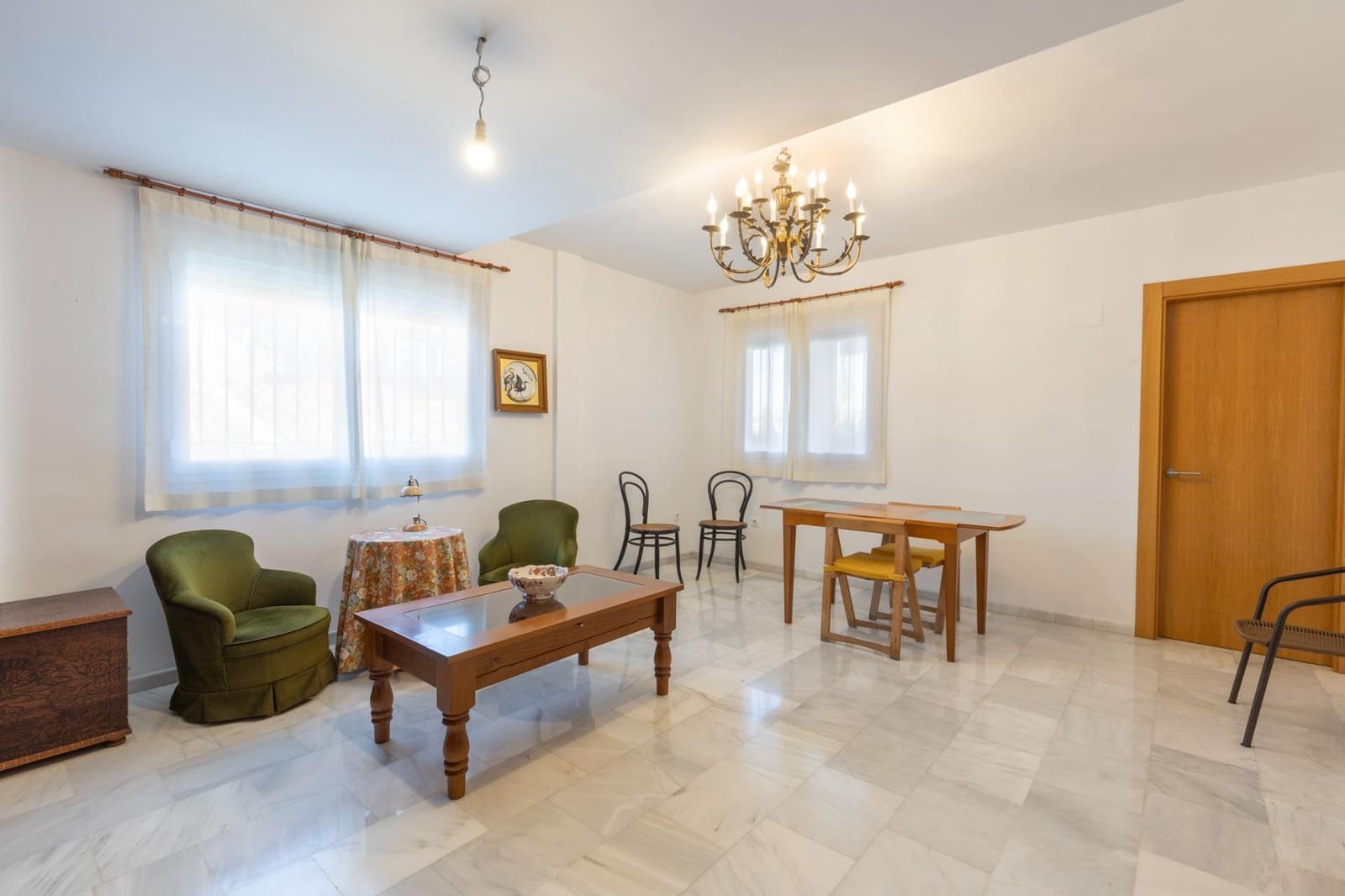 5 bedroom Semi-detached Villa for sale in Huetor Vega with garage - € 340,000 (Ref: 9427186)