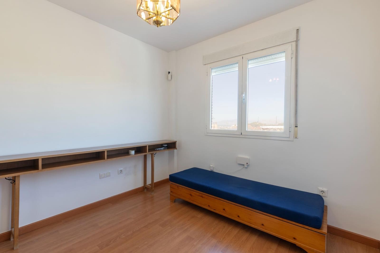 5 bedroom Semi-detached Villa for sale in Huetor Vega with garage - € 340,000 (Ref: 9427186)