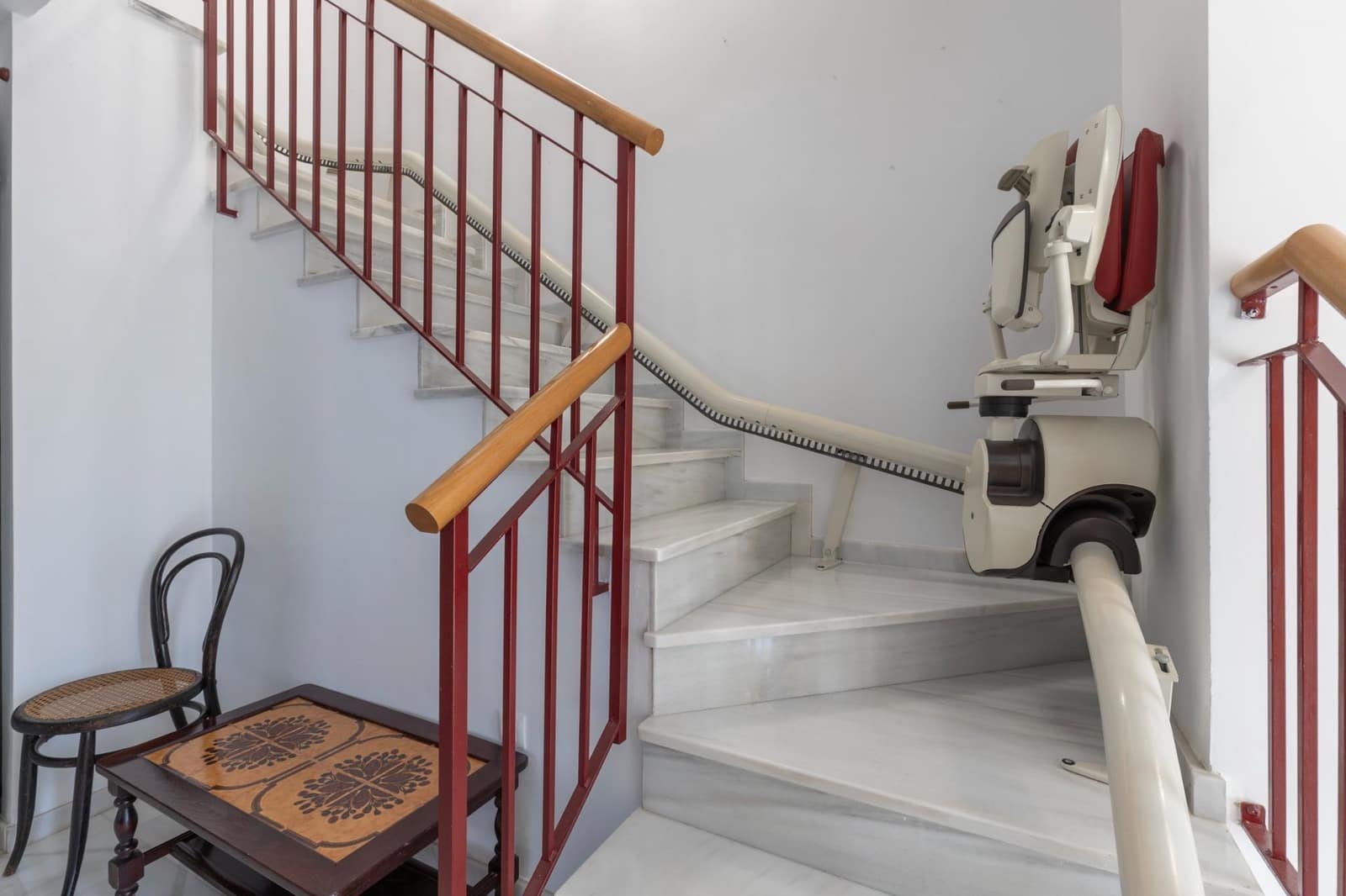 5 bedroom Semi-detached Villa for sale in Huetor Vega with garage - € 340,000 (Ref: 9427186)