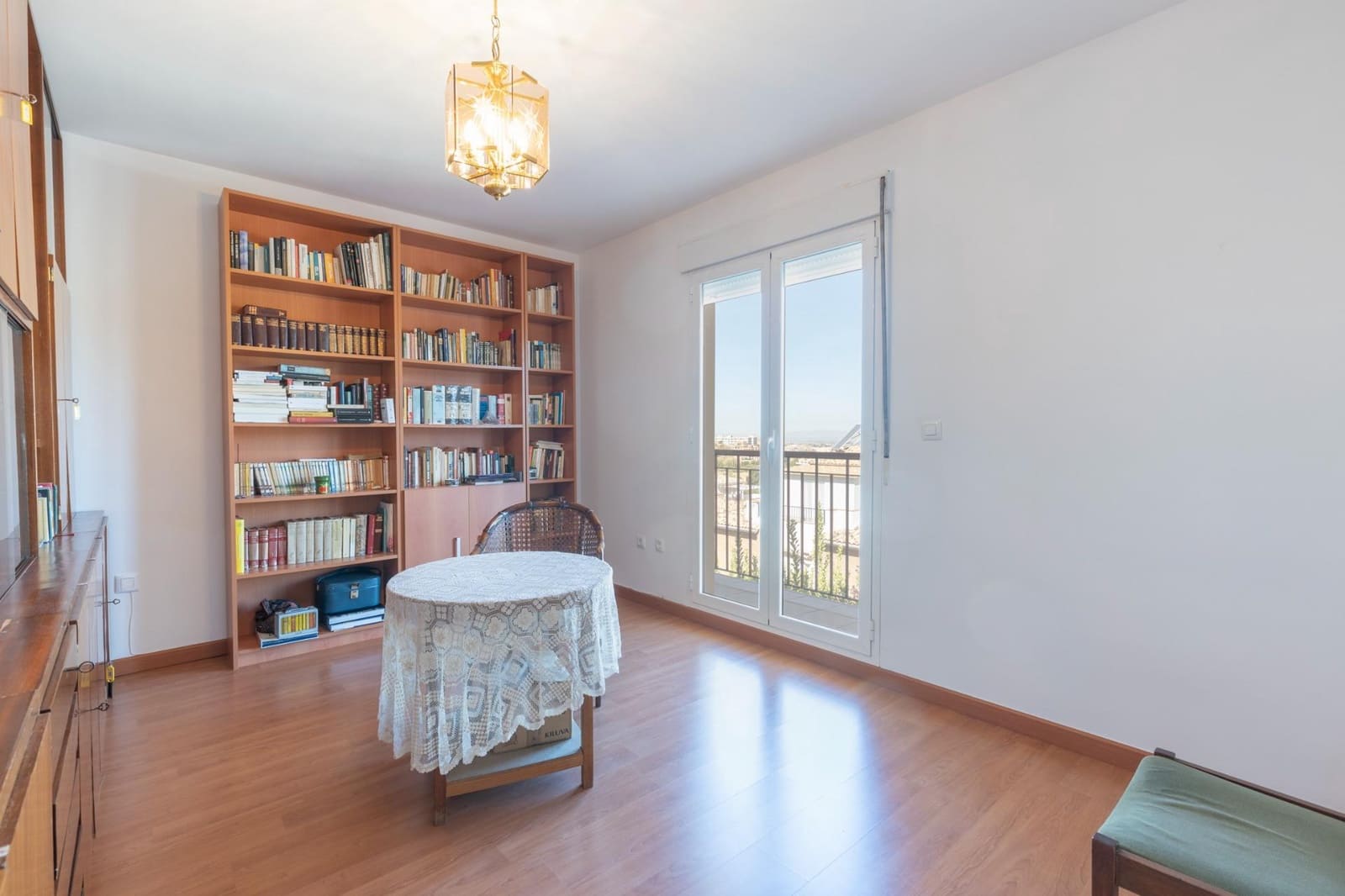 5 bedroom Semi-detached Villa for sale in Huetor Vega with garage - € 340,000 (Ref: 9427186)