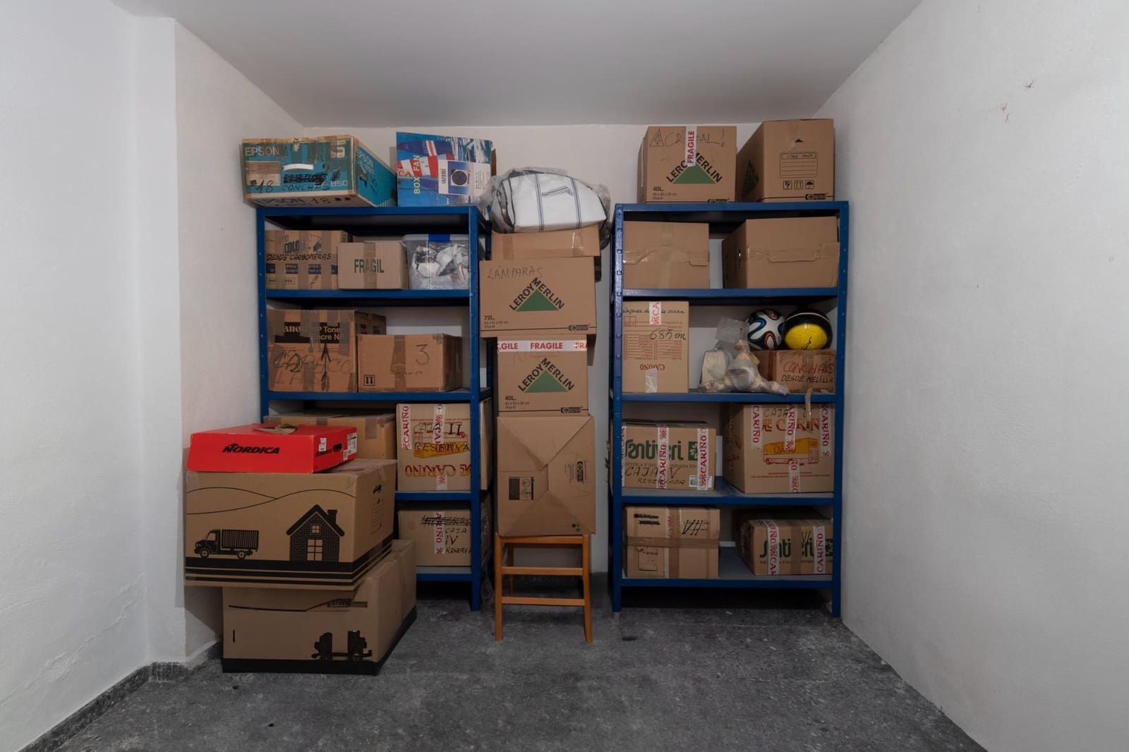 5 bedroom Semi-detached Villa for sale in Huetor Vega with garage - € 340,000 (Ref: 9427186)