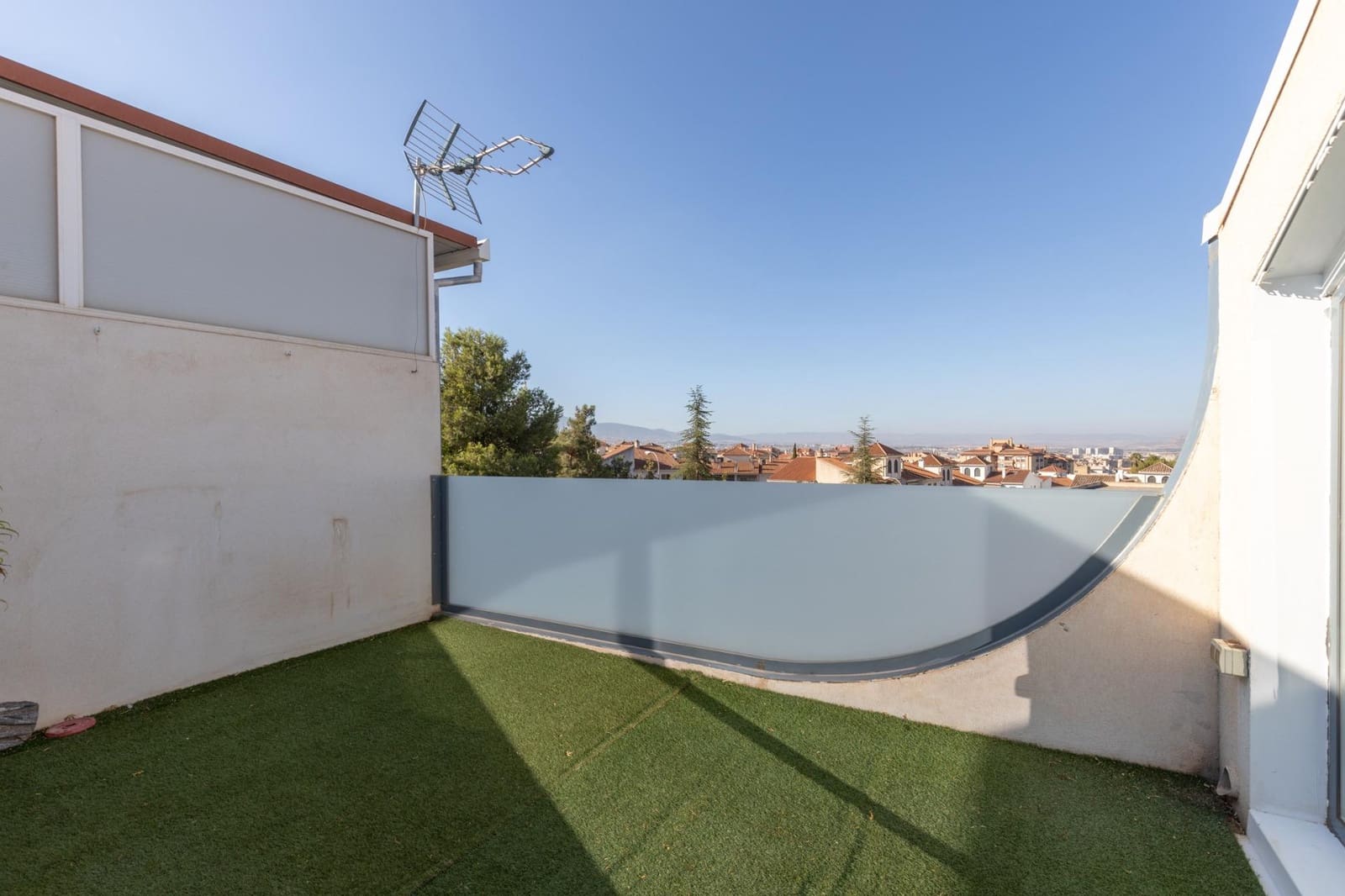 2 Zimmer Haus zu verkaufen in Granada Stadt mit Garage - 340.000 € (Ref: 9427187)