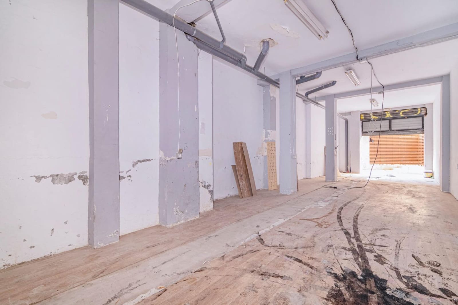 Commercieel te koop in Granada stad - € 290.000 (Ref: 9431264)