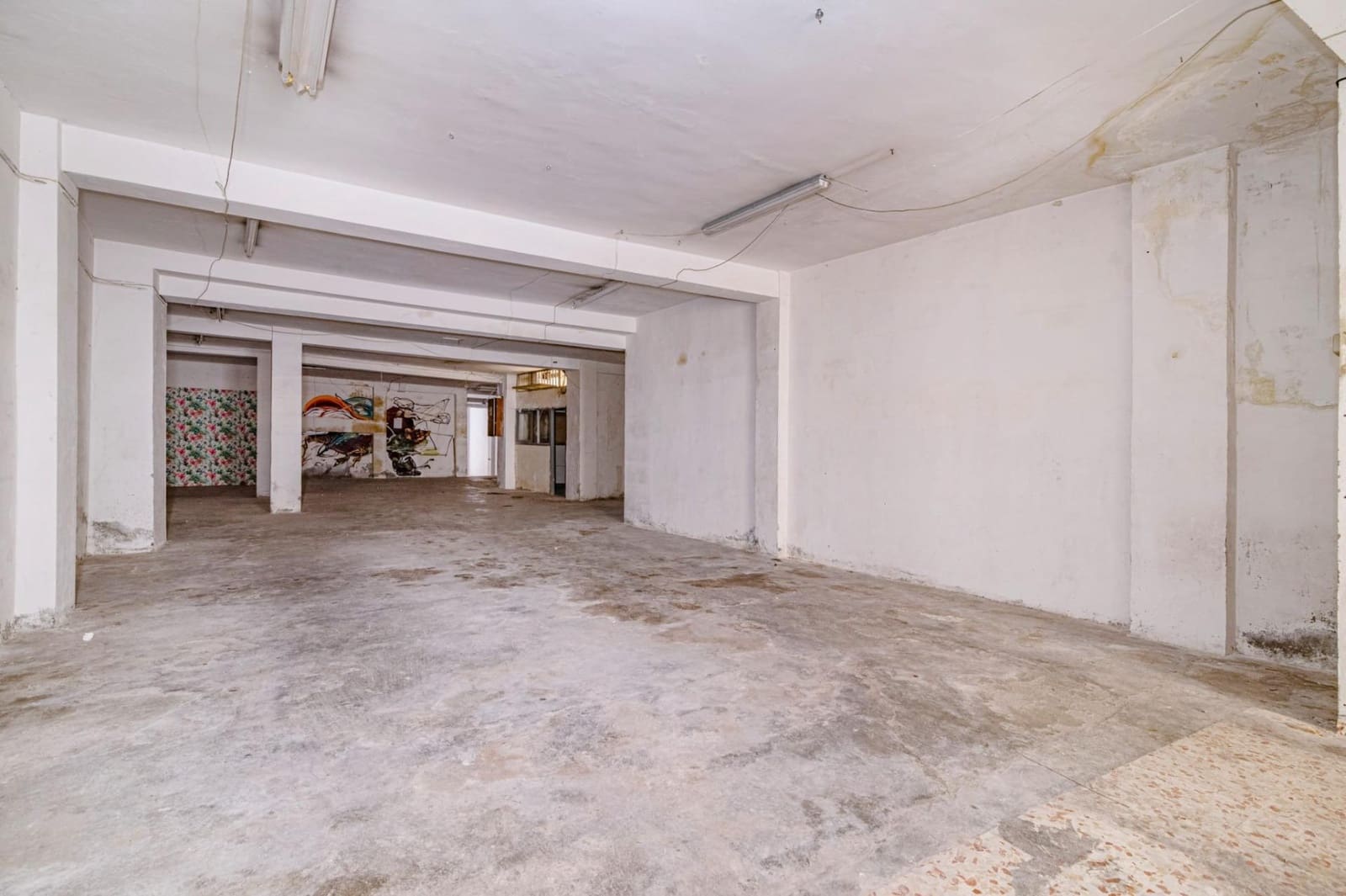 Commercieel te koop in Granada stad - € 290.000 (Ref: 9431264)